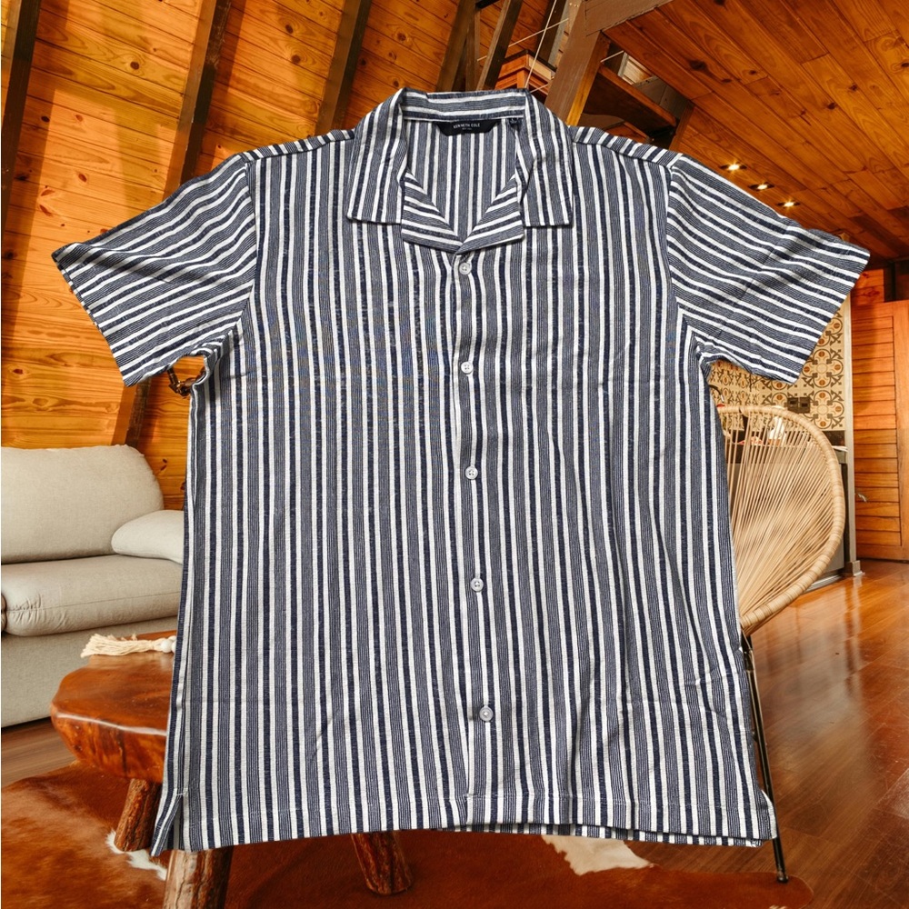 Kenneth Cole New York Blue, grey and white striped short sleeve button up shirt